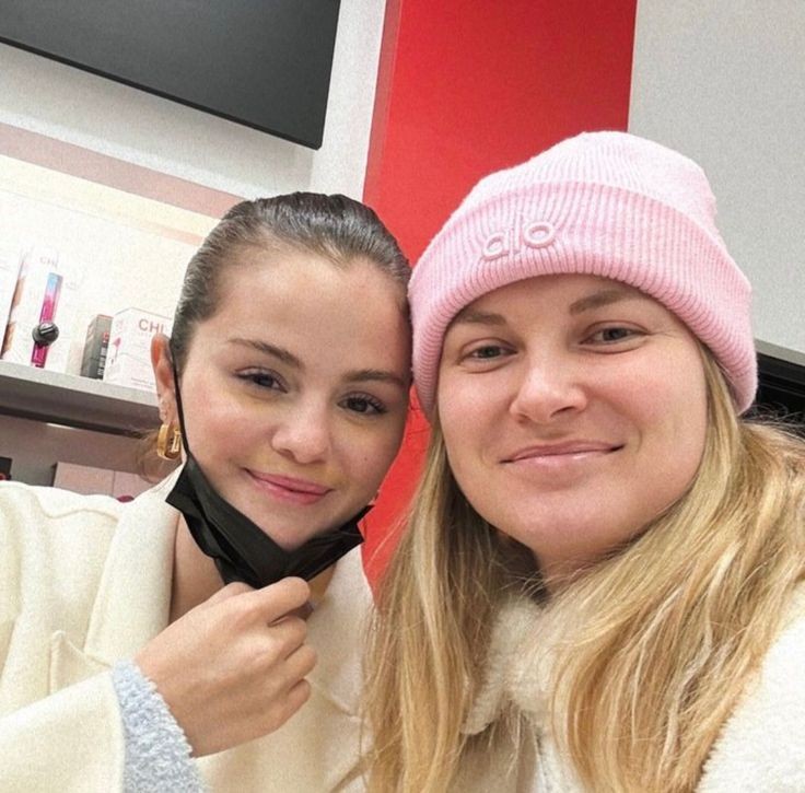 Mia R. with Selena