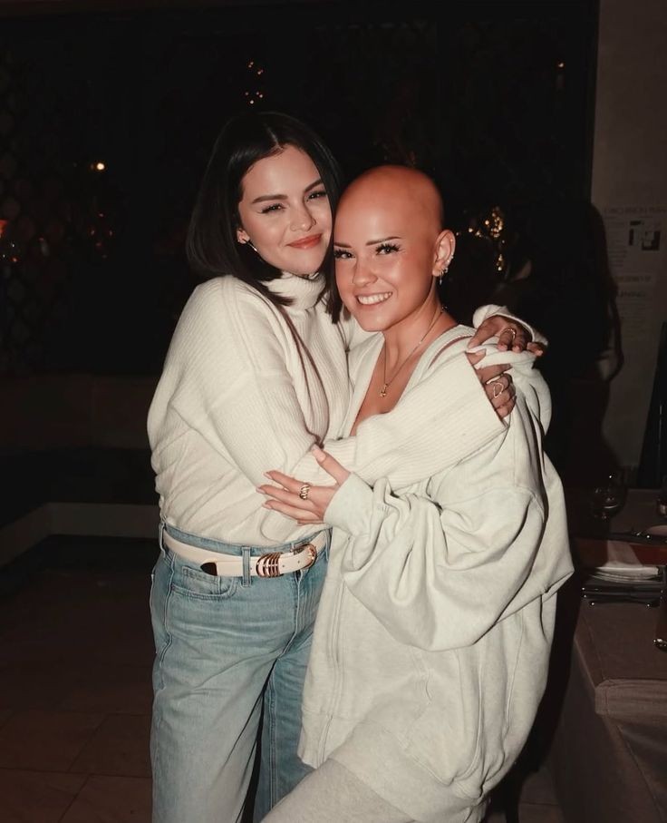 Elisa W. with Selena